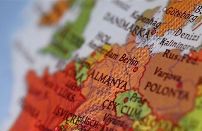 Almanya’nın Stuttgart şehrinde nargile kafeye silahla ateş açıldı