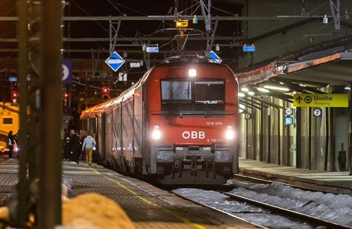 Avusturya Kovid-19 salgını nedeniyle İtalya’dan tren seferlerini durdurdu