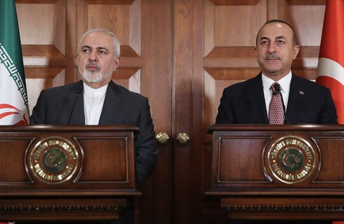 Çavuşoğlu ve Zarif koronavirüs salgınını görüştü