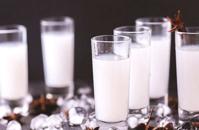 Olmayan kanun yürürlükten kalkar mı? – Neden artık daha az rakı içiyoruz? – Vural Ak milyonluk otomobillerini satıyor