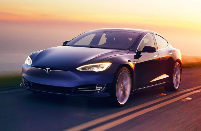 Tek şarjla 650 kilometre giden Tesla