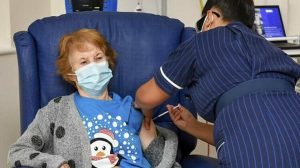 İngiltere’de aşılama başladı; Türkiye için verilen yeni tarih 25 Aralık