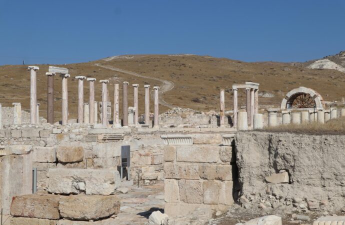 Tripolis Antik Kenti’nde, Kurtuluş Savaşı dönemine ait bir siper bulundu.