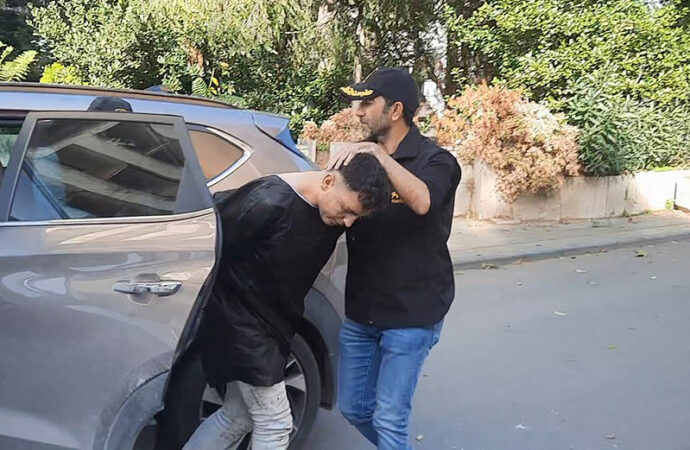 Bir hafriyat kamyonu, korkunç bir şekilde olay yerinde hasara neden oldu ve sürücü, “hatırlamıyorum” diyerek konuştu.