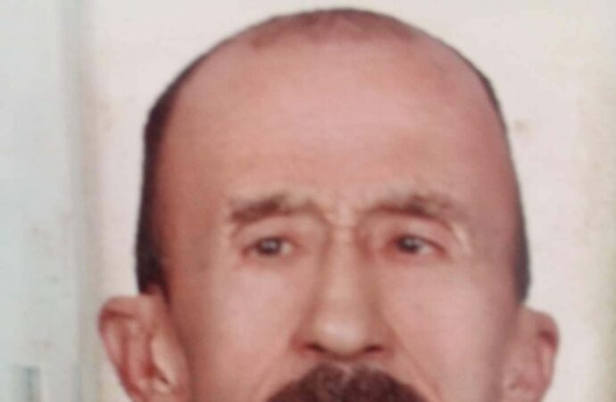 Bir traktör kazası sonucunda hayatını kaybeden kişi, aracın altında sıkışarak yaşamını yitirdi.
