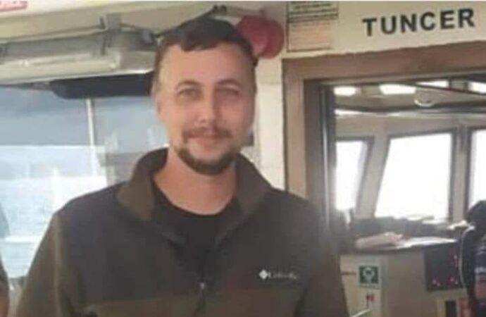 Bir gemi kaptanı, cesedi ormanda bulunan bir şekilde ölü olarak keşfedildi.