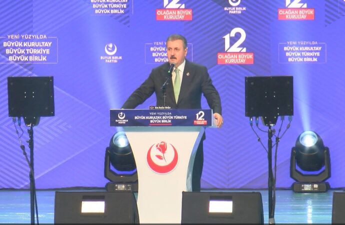 Kudüs’ün sevgi ve barış merkezi haline getirilmesi gerektiğini ifade eden Destici, bu hedefe ulaşmanın önemini vurguladı.