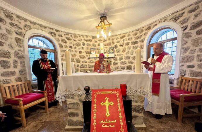 Kato Dağı eteklerindeki köyde terörden arındırıldıktan sonra yeniden inşa edilen kilise, sonunda ibadete açıldı.