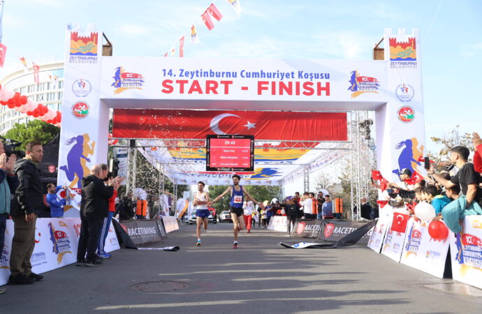 Zeytinburnu Cumhuriyet Koşusu’nun 14’üncüsü düzenlendi.