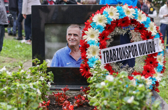 Eski Trabzonspor futbolcusu Kadir Özcan, anıldı.