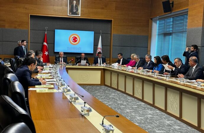 Balıkçı barınaklarının yasal altyapısı güçlendirilmelidir.