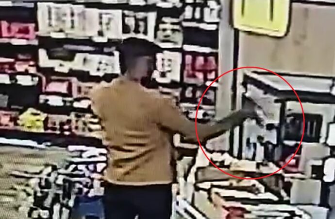 Cep telefonu ve tereyağı hırsızlığıyla suçlanan şüpheli, pişmanlık duyduğunu ve bir daha böyle bir eylemde bulunmayacağını ifade etti.