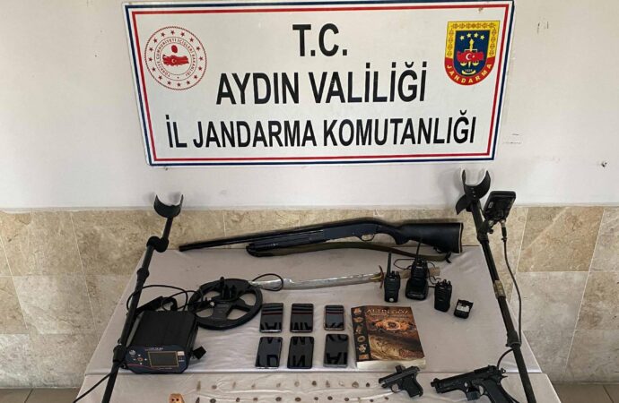 Aydın merkezli gerçekleştirilen operasyonda, tarihi eser kaçakçılığı suçuyla ilgili olarak 2 ilde yapılan çalışmalarda 6 kişi gözaltına alındı.