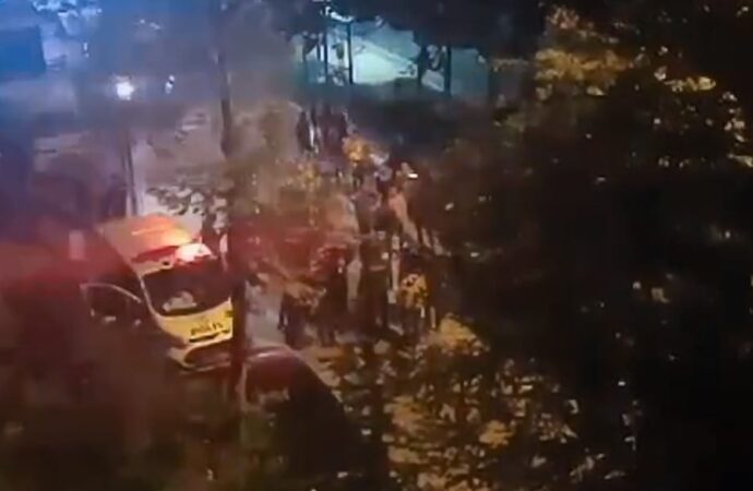 Bir parkta uyuşturucu satışını engellemeye çalışırken hayatını kaybetti.