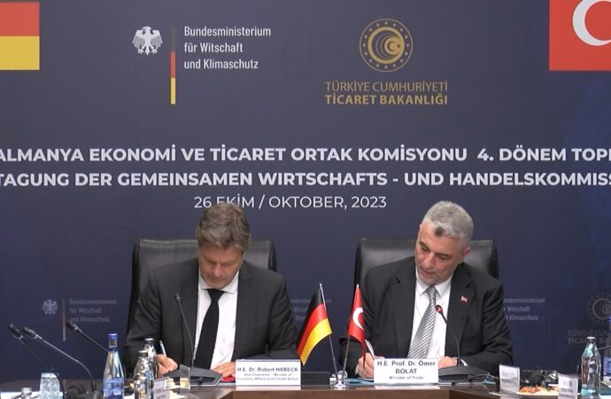 Bakan Bolat, Almanya ile ticaret hacmimizin 50 milyar doları geçmesini öngörüyor.