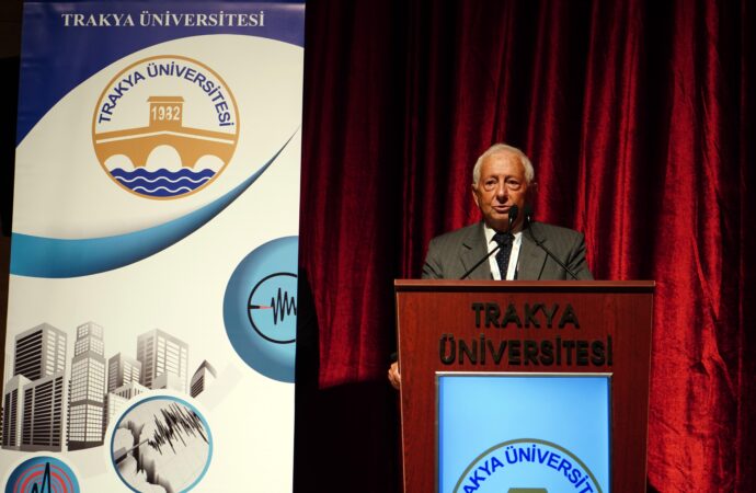Prof. Dr. Yılmaz, Arabistan’daki deprem levhasının, doğuyu sıkıştırıcı bir buldozer gibi davrandığını söylüyor.