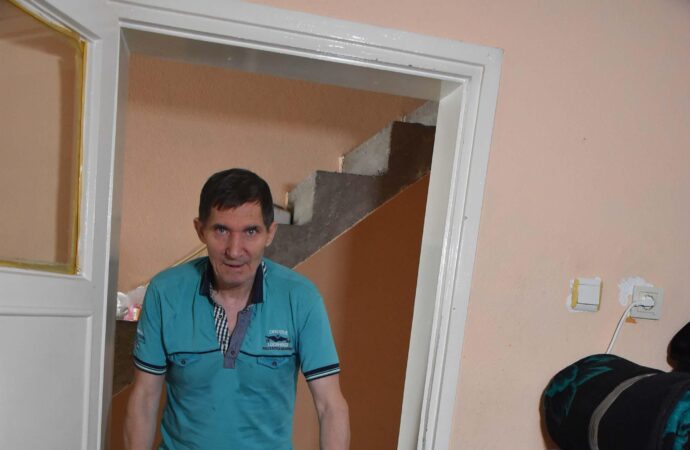 Bir diyabet hastası, umursamadan ayağına batan cam parçası sonucunda bacağını kaybetti.