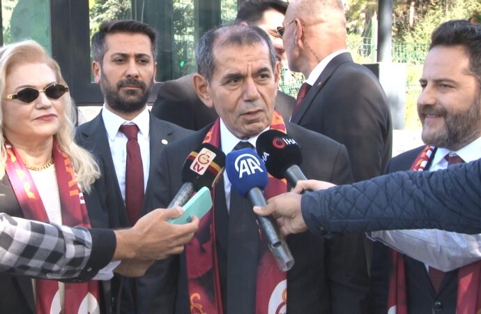 Galatasaray Yönetimi, bugün Anıtkabir’i ziyaret etti.