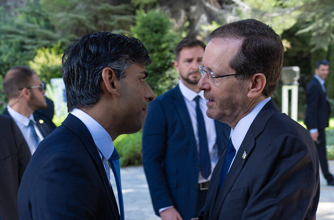 İngiltere Başbakanı Rishi Sunak, Hollanda Başbakanı Mark Rutte ile bir araya geldi.