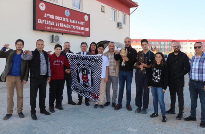 AKÜREM’de tedavisi tamamlanan kartal ve şahin, doğaya bırakıldı.