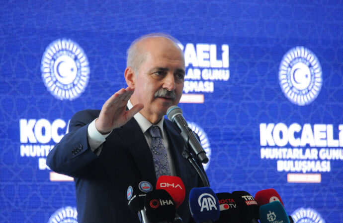 Eski Başbakan Kurtulmuş, Birleşmiş Milletler’in neredeyse işlevsiz bir kuruluş olduğunu ve çöp tenekesine atılmış gibi olduğunu ifade etti.