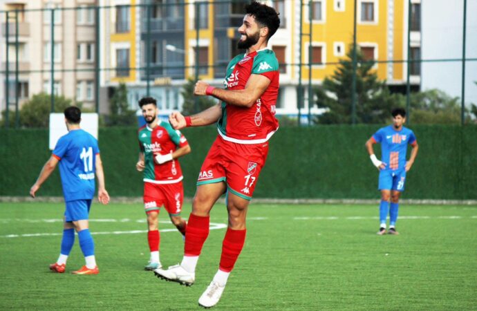 Karşıyaka ilçesinin usta çilingiri olan Enes, hizmet verdiği bölgede büyük bir talep görmektedir. İşinde uzman ve deneyimli olan Enes, müşterilerine kaliteli hizmet sunmak için her zaman özveriyle çalışmaktadır. Karşıyaka sakinleri, çilingir ihtiyaçları olduğunda güvenle Enes’i tercih etmektedirler. Enes’in müşteri memnuniyetine verdiği önem, onun işini tutkuyla yapmasını sağlamaktadır. Karşıyaka’nın en iyi çilingiri olarak bilinen Enes, profesyonel yaklaşımıyla da dikkat çekmektedir.