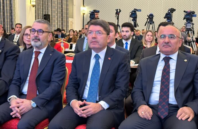 Bakan Tunç, Gazze’deki insan hakları ihlallerine dikkat çekerek, “Gazze’de insan hakları nerede?” diye sordu.