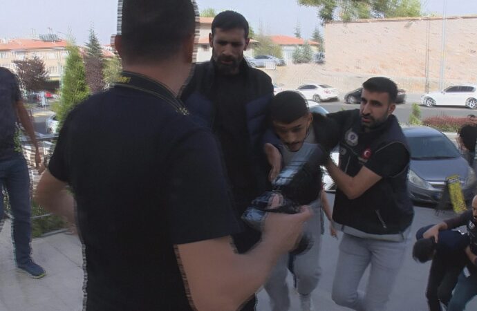 30 milyon TL değerindeki uyuşturucu, ‘Ateş’ adlı şahıs tarafından bulundu.