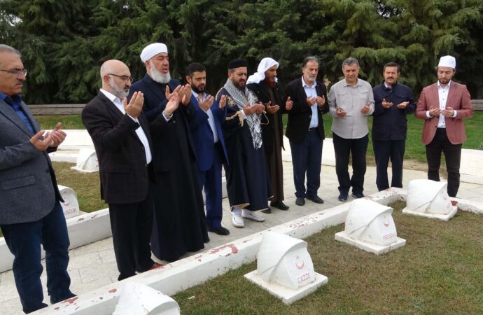 Filistin Alimler Birliği Başkan Yardımcısı Melhem, bugün Gazze’nin yeni bir Çanakkale olduğunu ifade etti.