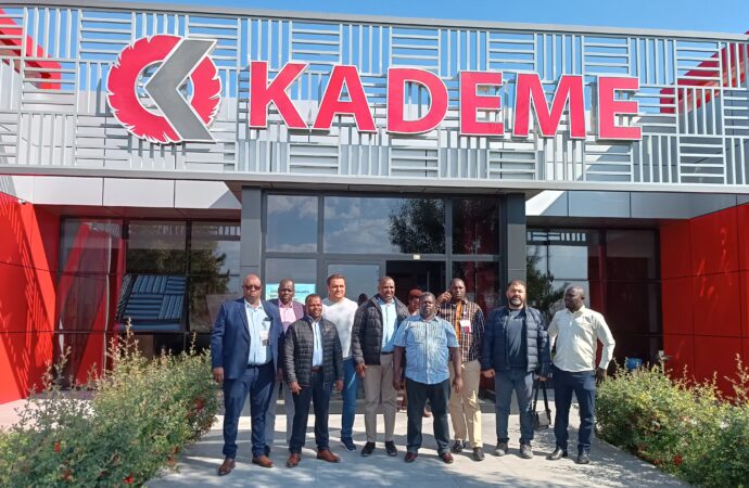 Kenya yetkilileri, Kademe fabrikasını ziyaret etti.