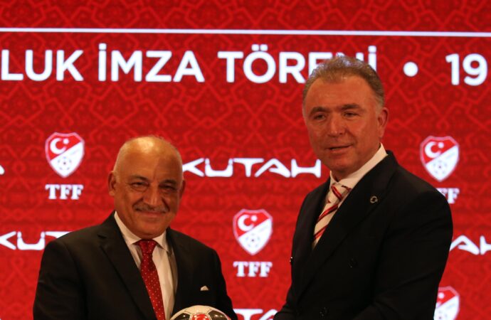 Türkiye Futbol Federasyonu (TFF), hakem formalarına ilk kez bir sponsor kazandırdı.