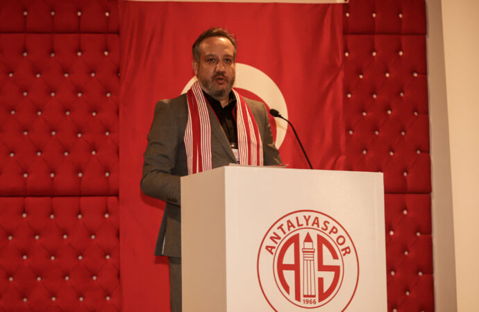 Antalyaspor’un yeni başkanı Sinan Boztepe oldu.
