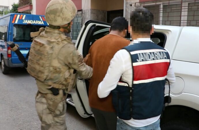 DEAŞ operasyonunda gözaltına alınan şüpheli, yapılan işlemlerin ardından tutuklandı.