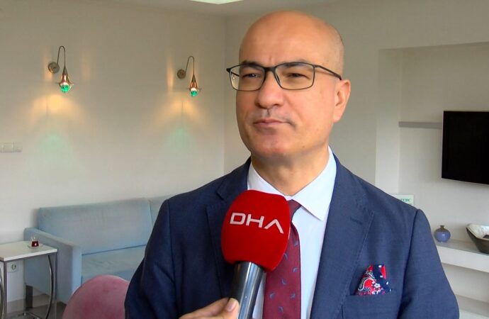 Ünlü dermatolog Prof. Dr. Kutlubay, son zamanlarda piyasada yaygınlaşan sahte saç boyası ürünleri hakkında uyarılarda bulundu. Sağlıksız ve kalitesiz içeriklere sahip olan bu ürünlerin kullanımının ciddi sağlık sorunlarına yol açabileceğini belirten Kutlubay, tüketicileri dikkatli olmaya çağırdı.