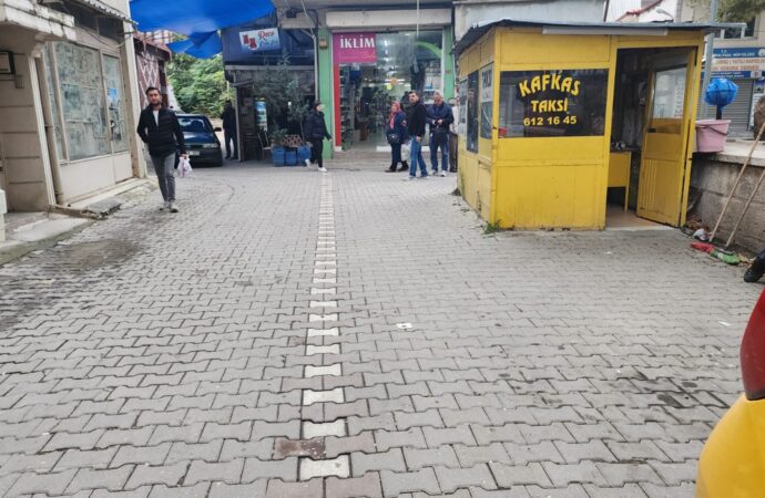 Taksiciyi bıçakla öldürdü; suç aletini beze sarıp bir iş yerine emanet bıraktı