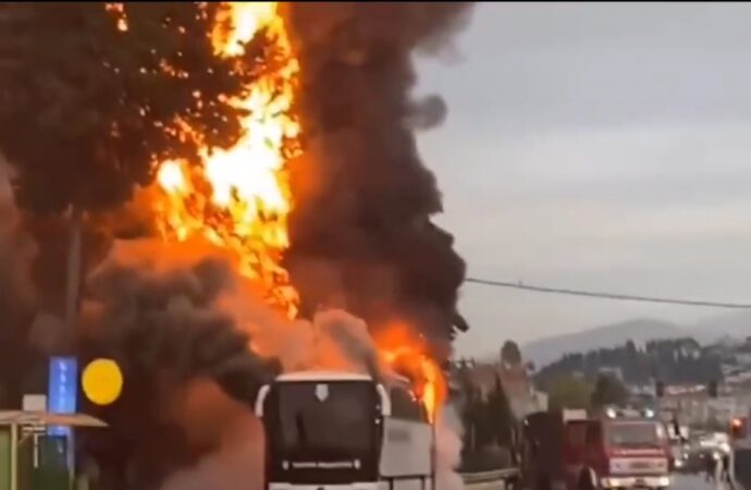 Yalovasporlu oyuncuların taşındığı otobüs alev alev yandı; o anlar kamerada