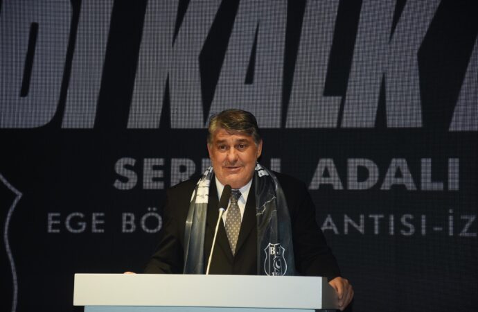 Beşiktaş başkan adayı Serdal Adalı, yönetim kurulu listesini kamuoyuyla paylaştı.