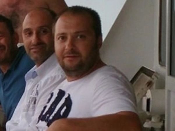 Fatih ilçesinde, tekne sahipleri arasında çıkan silahlı kavgada bir kişi hayatını kaybetti.