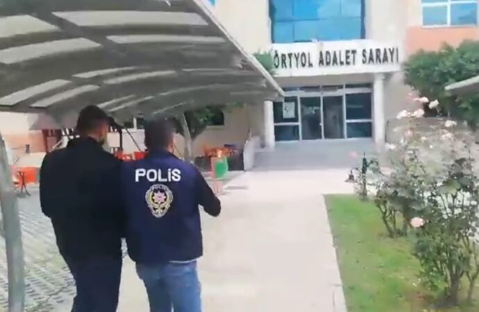 Hatay ilinde 25 yıl hapis cezasıyla aranan bir mahkum, sonunda yakalandı.