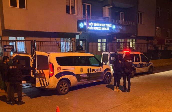 Samsun’da polise karşı direnen bir kadın ve erkek gözaltına alındı.