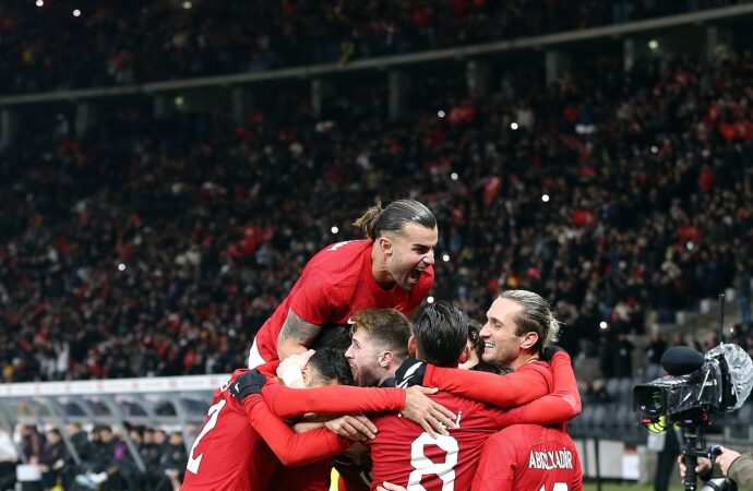 Milli Futbol Takımı, FIFA sıralamasında bir basamak yükselerek güncel sıralamada ilerledi.