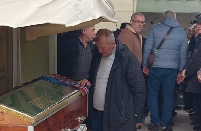 Tuğçe, hayatını kaybettiği kaza sonrasında gözyaşları eşliğinde son yolculuğuna uğurlandı.