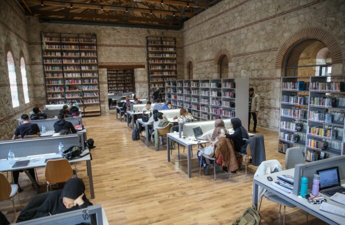 Kütüphanelerde bilgi teknolojileri eğitimleri başlıyor.