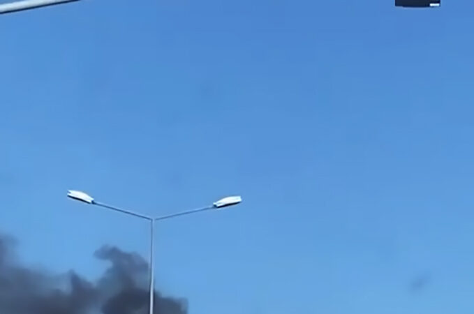 Adana’da bulunan bir apartmanda, 14 katlı binada yangın çıktı.