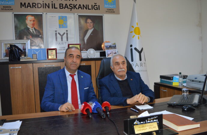 İYİ Parti üyesi olan Fakıbaba, seçimlere bağımsız bir şekilde katılacaklarını açıkladı.