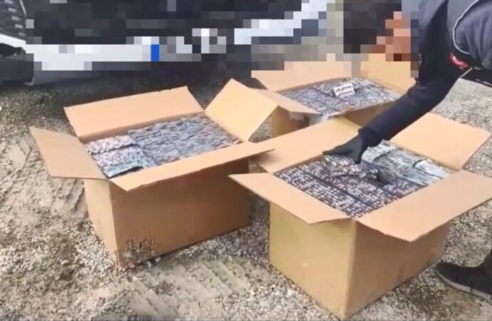 Eskişehir’de yapılan bir operasyonda, 63 bin adet uyuşturucu hap ele geçirildi.