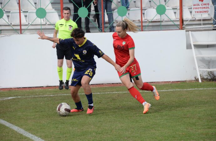 Fenerbahçe Petrol Ofisi, Amed Sportif Faaliyetler karşısında 1-2’lik skorla galip geldi.