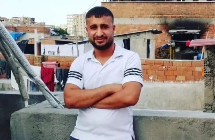 Berat, kuzeninin pompalı tüfekle vurması sonucu hayatını kaybetti.