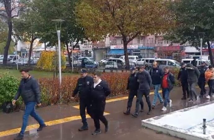 Kırşehir ilinde aranan 17 şahıs başarılı bir operasyon sonucunda yakalanmıştır.
