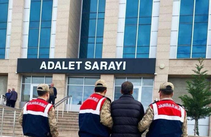 Van’da 114 kaçak göçmenin yakalandığı ve 13 organizatörün gözaltına alındığı bildirildi.